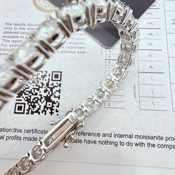 20ct.tw Genuine Moissanite 5mm / 8in Tennis Bracelet Gra Cert. - Picture 5 of 15